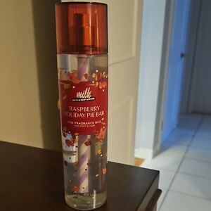 New Raspberry Holiday Pie Bar From The Milkbar Collab With Bath And Body Works